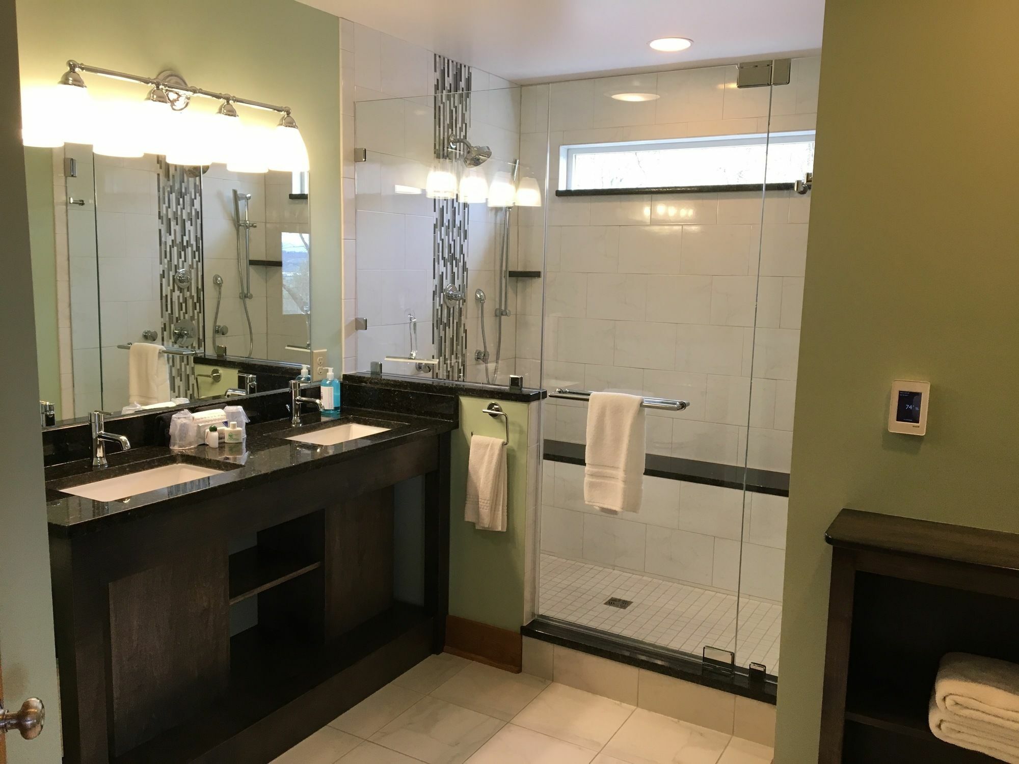 ווינסבורו Iris Inn & Cabins מראה חיצוני תמונה